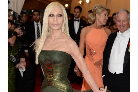 Modedesignerin Donatella Versace bei der Benefiz-Gala des 