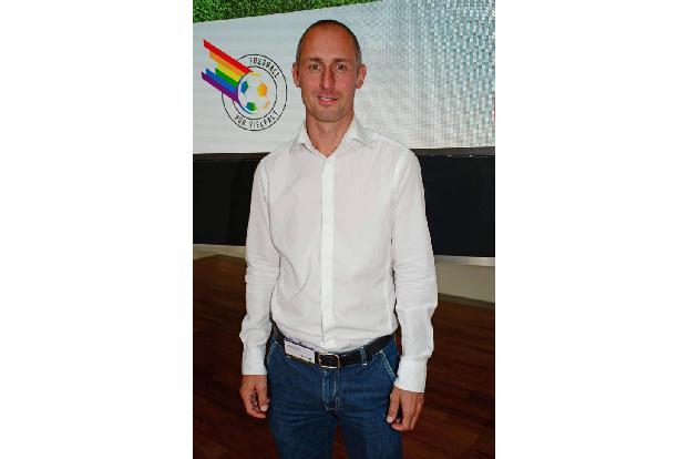 Marcus Urban - der in der Zweitliga Fußball spielte - wagte damals den Schritt in die Profiliga nicht, sondern beendete sein...