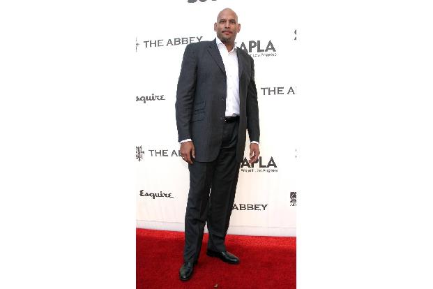 Den Weg für Jason Collins pflasterte John Amaechi, der sich zwar erst 2007 und damit nach seinem Rückzug aus der NBA outete,...