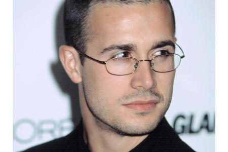 Genauso wie Freddie Prinze Jr. (41). Wenn auch drei Klassen unter Harris. Der Schauspieler, der unter anderem in 