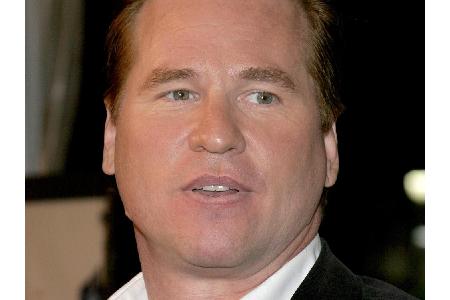 Genauso wie Val Kilmer (57). Während Spacey die Schule als Jahrgangsbester verließ und aktuell mit der Hit-Serie 