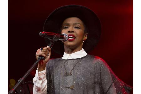 Die besuchte auch Lauryn Hill (42). Die Sängerin der Band Fugees war sogar zu Braffs Bar Mitzwa eingeladen.