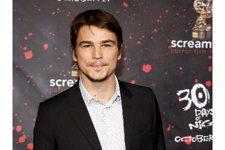 Zwei Klassen über ihr paukte Josh Hartnett (39) an der Minneapolis South High School. Später trafen sie sich vor der Kamera ...