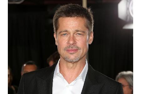 Brad Pitt (53) brach sein Journalismus-Studium ab und jobbte als Chauffeur für Stripperinnen. Dabei kam er in Kontakt mit Ro...