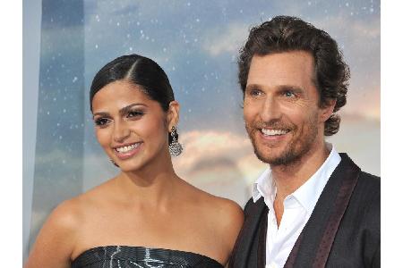 Ein echtes Traumpaar sind Matthew McConaughey und Camila Alves. Der Hollywood-Schönling heiratete das brasilianische Model 2...