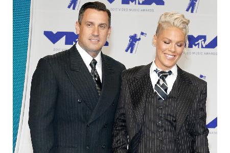 Sängerin Pink (38) und Carey Hart (42) wurden 2003 ein Paar und trennten sich kurzzeitig wieder. 2006 traten sie vor den Tra...