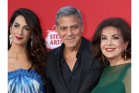 Doch nicht nur seine Mama darf mit auf den roten Teppich. Bei der Premiere von 