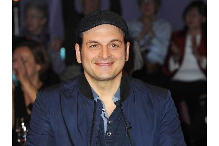 Comedian Kaya Yanar (44) ernährt sich seit 2014 vegan. Seine Freundin hat ihn zu der Lebensweise gebracht. Dadurch habe er m...