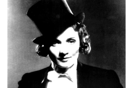 30er: Auch Marlene Dietrich war damals das Stilvorbild vieler. Sie zeigte sich als eine der ersten Frauen im Anzug.