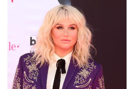 Mit der wachsenden Zahl an Fans wuchs auch die Zahl der Kritiker. Sängerin Kesha konnte damit nicht umgehen, litt an einer E...