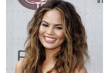 Wenn Model Chrissy Teigen der Heißhunger packt, würfelt sie all ihre Lieblings-Müsli-Sorten zu einem bunten Mix zusammen. Au...