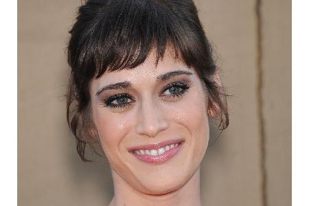 US-Schauspielerin Lizzy Caplan wird als Widerstandskämpferin zu sehen sein.