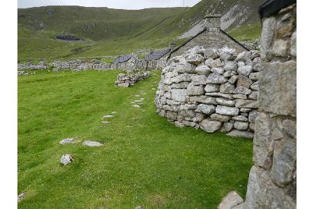 Über 2000 Jahre lang war die schottische Insel Hirta besiedelt. Nachdem die Bevölkerungszahlen Anfang des 20. Jahrhunderts g...