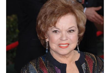 Ex-Kinderstar Shirley Temple (1928-2014) heiratete 1948 mit 17 Jahren. Ihre Tochter Linda Susan bekam sie mit 19. 1950 folgt...