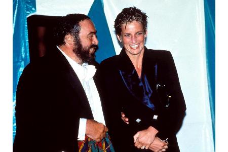 1991 trat Opernlegende Luciano Pavarotti bei einem Gratiskonzert im Londoner Hyde Park auf, das Diana organisiert hatte. Das...