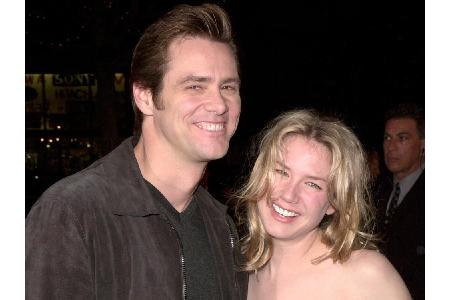 Da hatten sich zwei gefunden! Renée Zellweger (48) und Jim Carrey (55) waren von 1999 bis 2000 verlobt. Seite an Seite waren...