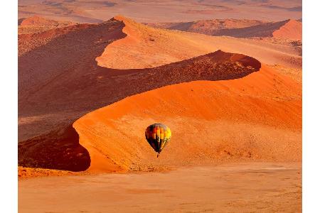 Die Namib-Wüste und das Sossusvlei von oben zu erleben, ist ein einmaliges Erlebnis. Starten kann man am besten vom Campingp...