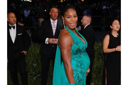 Tennis-Profi Serena Williams im Ballkleid zu sehen, ist schon ein Highlight. Doch wenn sie dann noch ihren Babybauch präsent...