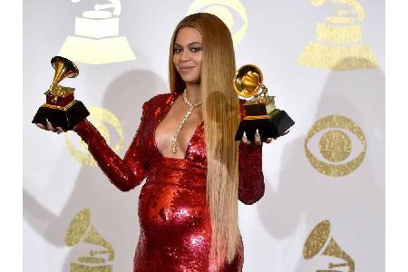 Wenn es um sexy Schwangeren-Looks geht, ist Sängern Beyonce wohl die Königin. Ihren Zwillingsbauch präsentierte sie 2017 in ...
