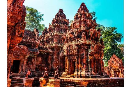 Geschichtsfreunde sollten Kambodscha auf ihrer Bucket List haben. Die Tempelanlage von Angkor Wat versetzt einen augenblickl...