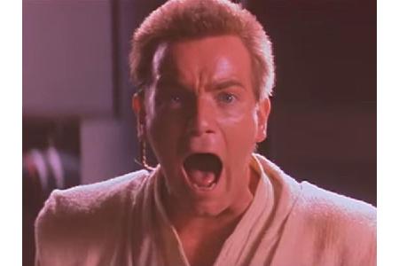 Ewan McGregor soll während seiner Kampfszenen als junger Obi-Wan ständig die Geräusche seines Lichtschwerts mit dem Mund nac...