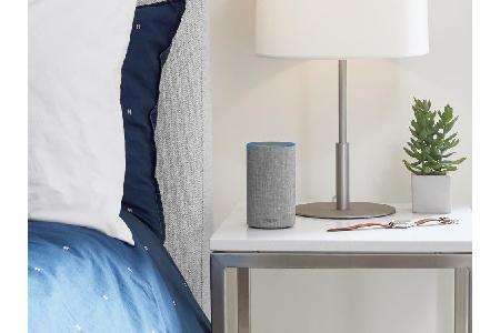 Dank Sprachassistentin Alexa lassen sich unzählige Aufgaben wie das Abspielen von Musik oder das Stellen eines Weckers einfa...