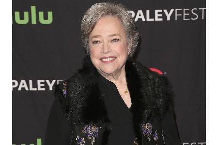 Kathy Bates kämpfte privat gegen Krebs, wie sie selbst einst öffentlich bekanntgab. Mit Engagements in Fernsehserien wie 