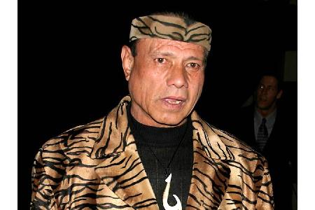 Am 15. Januar starb der ehemalige fidschianische Wrestler Jimmy Snuka. Die WWE-Legende verlor ihren Kampf gegen den Magenkre...