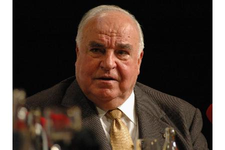 Als Kanzler der Einheit hat Helmut Kohl deutsche Geschichte geschrieben. 16 Jahre regierte er die Bundesrepublik - länger al...