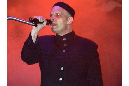 Am 23. August trauerte die Dark-Wave-Szene um Felix Flaucher. Der Sänger der Band 18 Summers starb in seiner Wohnung in Ludw...