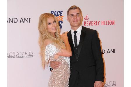 Bis heute verliebt wie am ersten Tag: Paris Hilton und Schauspieler Chris Zylka turteln, was das Zeug hält. Für die Hotel-Er...