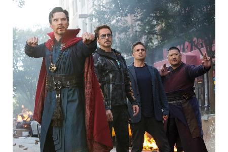 Die Avengers und ihre Alliierten sind auf der schier unlösbaren Mission, den mächtigen Thanos zu besiegen, bevor er mit sein...