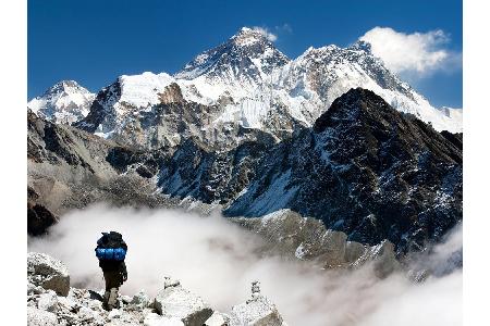 Der Mount Everest war und ist eine Herausforderung für die besten Bergsteiger, doch inzwischen tummeln sich jedes Jahr hunde...