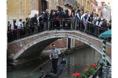 30 Millionen auf 55.000 - das ist das Verhältnis der Touristen, die jährlich nach Venedig reisen zur Einwohnerzahl. Kreuzfah...