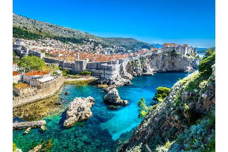 Die kroatische Stadt Dubrovnik hat bereits die Reißleine gezogen: Maximal 4.000 Besucher pro Tag dürfen in die Altstadt, die...