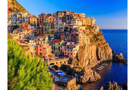 An der italienischen Riviera sieht es nicht besser aus. Die Dörfer Vernazza (o.), Monterosso al MareCorniglia, Manarola und ...