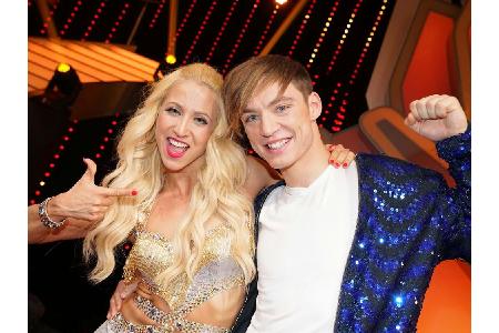 Romans Bruder Heiko Lochmann (18) versucht sich an der Seite von Kathrin Menzinger (29, aus Wien, u. a. Weltmeisterin Showda...