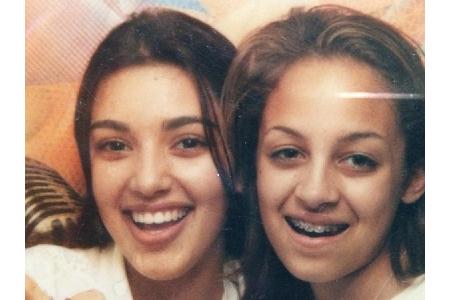 Kennen sich auch schon eine Ewigkeit: Kim Kardashian (links) und Nicole Richie. Auf diesem Bild sind beide zarte 13 Jahre al...