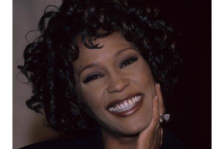 Whitney Houston starb im Jahr 2012. Ab diesem Jahr wäre es für die Musikerin mit über 170 Millionen verkauften Tonträgern po...