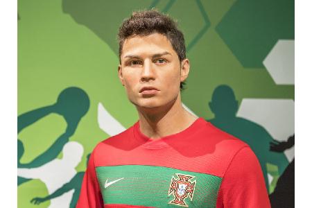 Das Trikot verrät ihn. Doch seit wann hat Fußballer Cristiano Ronaldo solch ein Knabengeischt? Und wo ist sein berühmter Leb...