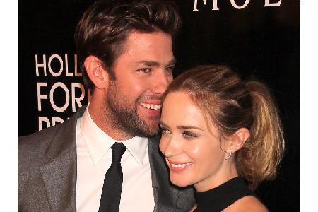 Auch Emily Blunt (35) und ihr Ehemann John Krasinski (38) leben eher unter dem Medien-Radar. Das Paar ist seit 2010 verheira...