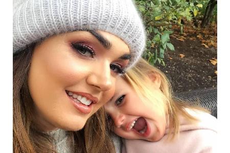 Eine Mega-Geburtstagsparty, maßgeschneiderte Klamotten und jede Menge Spielzeug: Formel-1-Erbin Tamara Ecclestone (33) verwö...