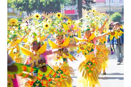 Panagbenga ist das alljährliche Blütenfest, das Anfang März die Stadt Baguio auf den Philippinen in ein Meer aus Farben und ...