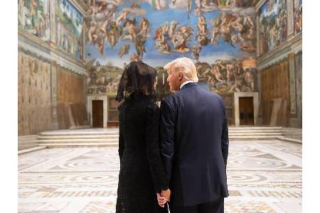 Auf dem Rückweg aus Israel schaute Trump mit seiner Melania auch noch im Vatikanstaat vorbei. Neben einer Audienz bei Papst ...