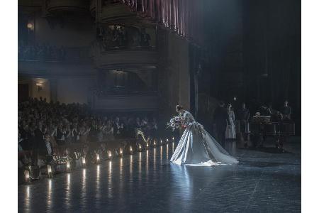 Mit Opernsängerin Jenny Lind (Rebecca Ferguson) zieht weiterer Ärger auf, denn P.T. Barnum widmet sich etwas zu intensiv der...