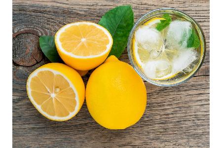 Zitronen gegen die Hautalterung! Das Vitamin-C bindet freie Radikale, was einen Anti-Aging-Effekt für die Haut hat. Außerdem...