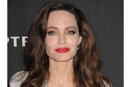 Schauspielerin Angelina Jolie verriet, dass sie Bestattungsunternehmerin werden wollte, hätte es in Hollywood nicht geklappt.