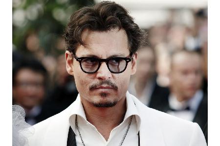 Kaum vorstellbar: Johnny Depp war einmal Call-Agent und verkaufte per Telefon Kugelschreiber. Durch eine Begegnung mit Nicol...