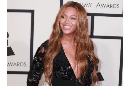 Beyoncé half in dem Friseursalon von Mama Tina Knowles aus. Queen B fegte damals noch die Haare der Kunden vom Boden.