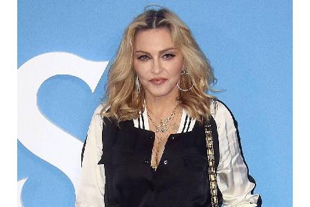 Auch Madonna wurde nicht mit einem silbernen Löffel im Mund geboren. Die Queen of Pop arbeitete bei Dunkin Donuts, bis sie n...